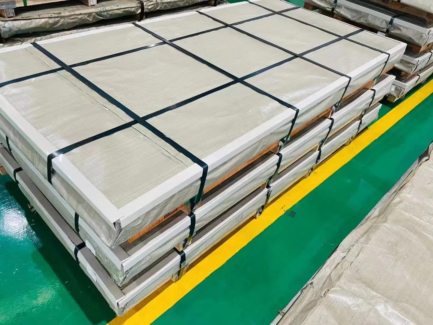 Factory Price 201 347 304 316 904L AISI ASTM Cold Rolled Hot Rolled 2b Ba Finish 0.3mm Stainless Steel Sheet