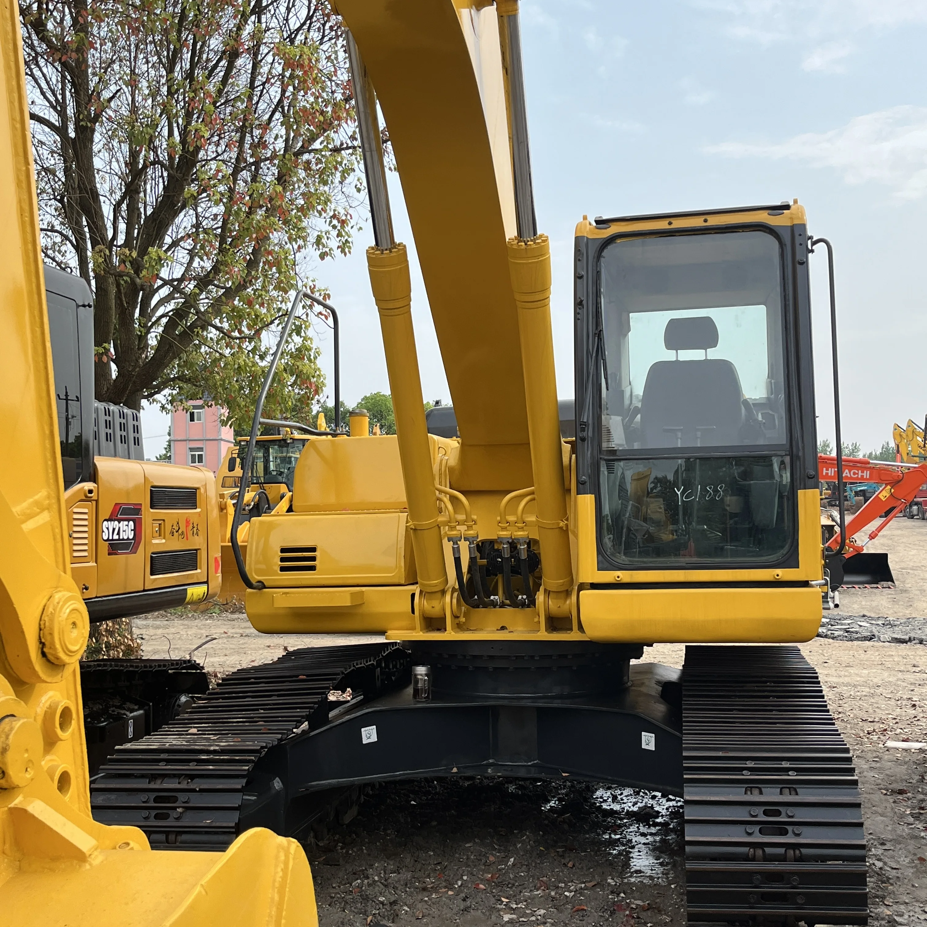 22 Ton Secondhand komatsu Pc220-8 Backhoe Excavator Komatsuu Pc200 in Good Condition Japan Original Low Price for Sale