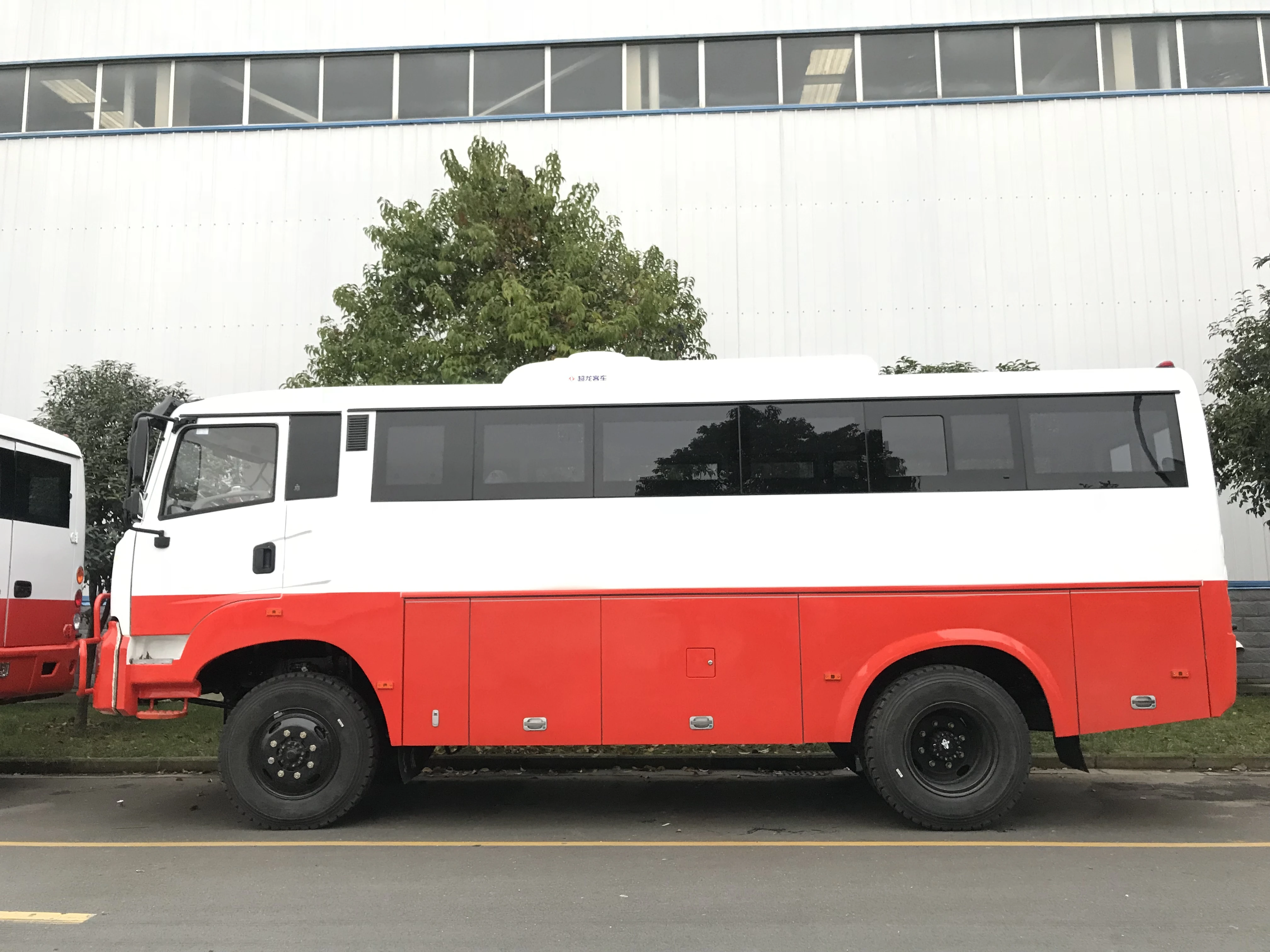 
dongfeng 4x4 Off road bus 29 seats 