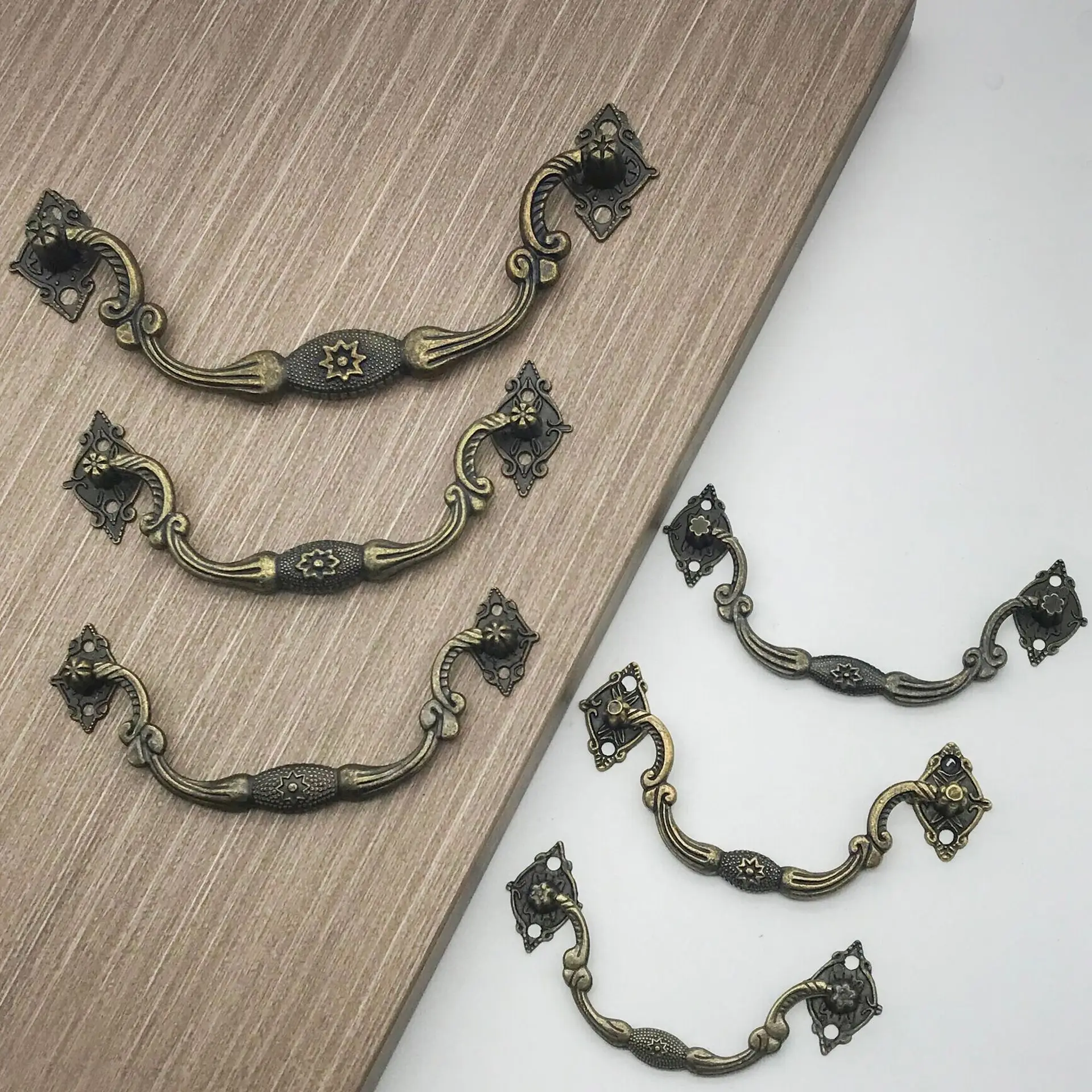 JAYA Antique Classic Cabinet with Gold Mid Century Modern Door Luxury Brass Door Brushed Lacquered Cabinet Drawer Handle