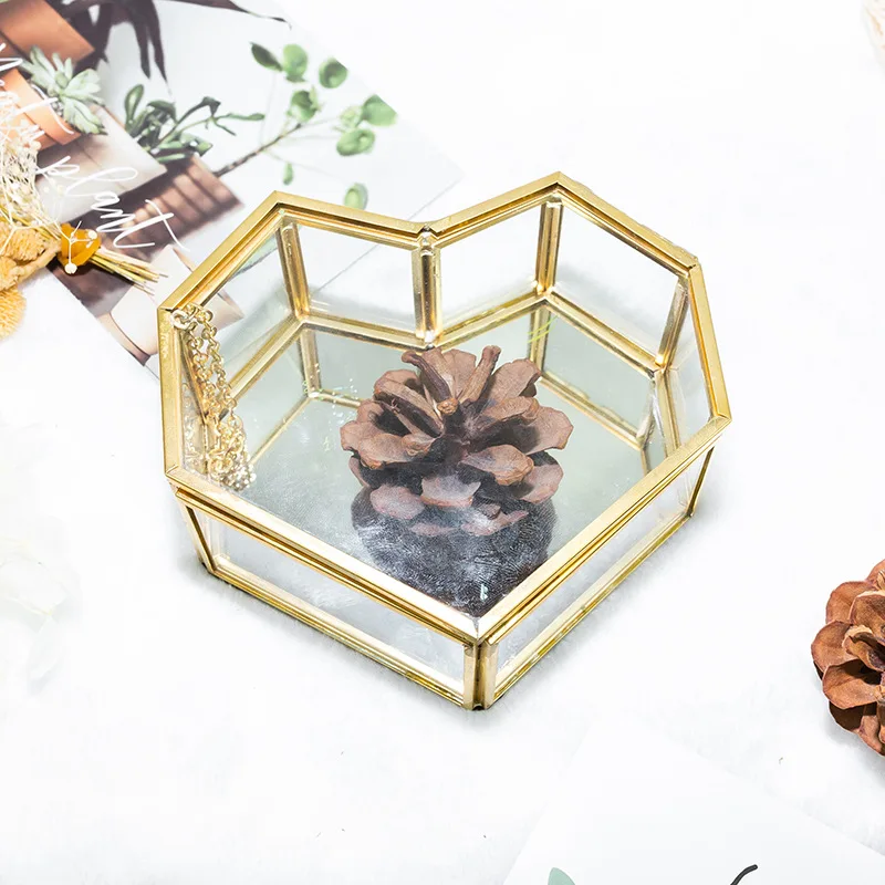 Metal Glass Engagement Ring Box Europe Antique Copper Glass Heart Shaped Jewelry Box