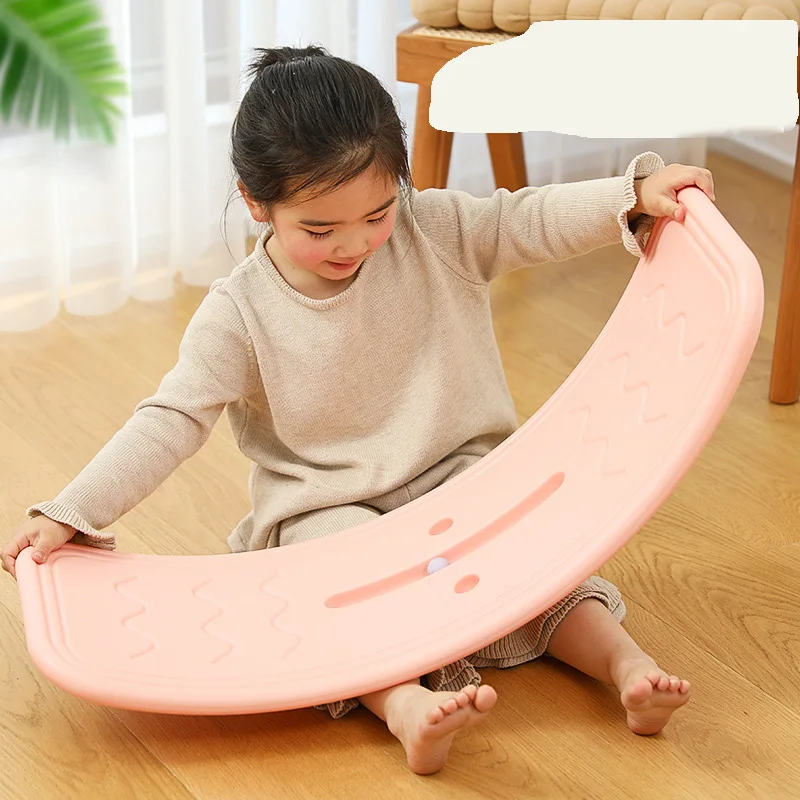 Wholesale Children durable curvy rocker balance board plastic juegos wobble board with beads