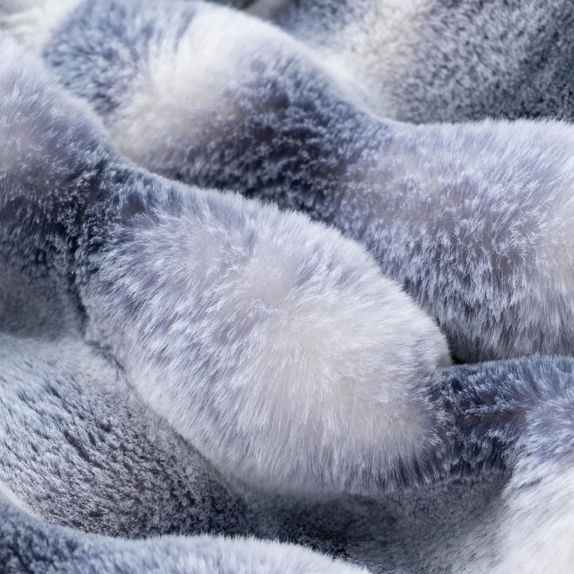 China Manufacturer Multicolor  Fabric Polyester Modacrylic Faux fur Fabric Use For Home Textile Bag Toy Coat Throw Pillow