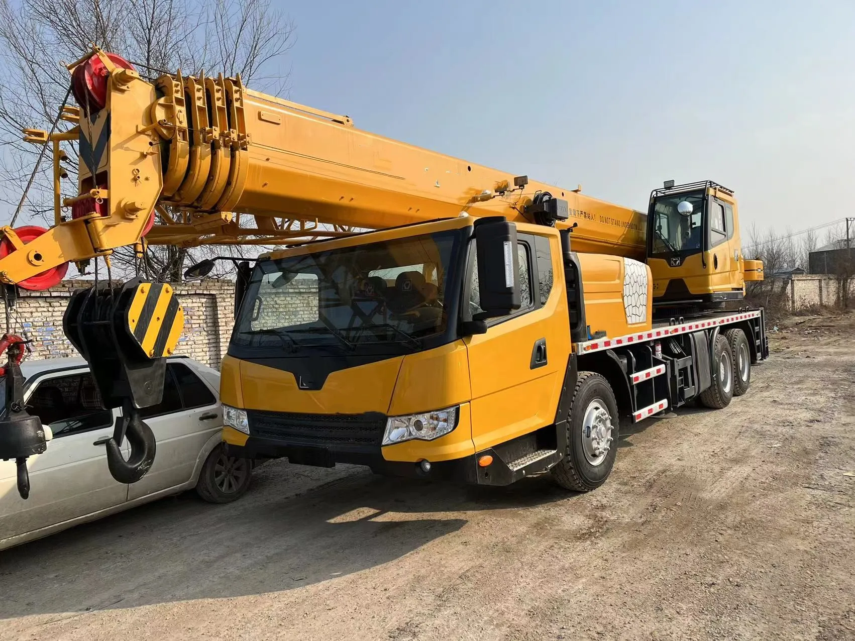 Подержанный оригинальный Китай сделал 70-тонный автокран для продажи с низкой ценой 50ton 100ton 200ton Автокран