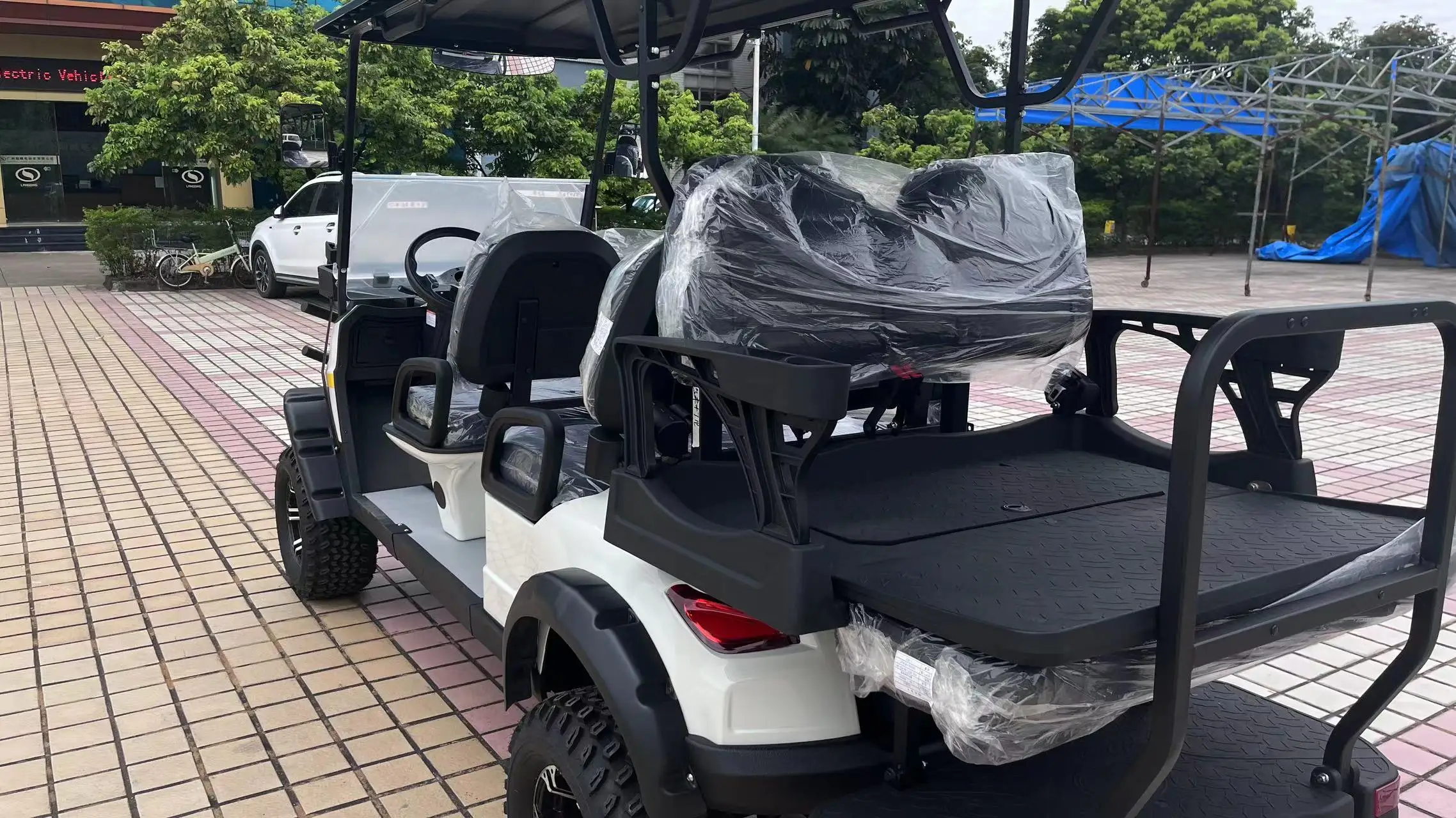 2023 New Design Golf Cart Vehicle Golf Carts Electric 6 Seater Sightseeing Bus & Car Golf Buggy Off Road Hunting Cart