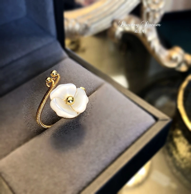 Natural shell carved ring simple female fashion personality light luxury network red design open ring adjustable