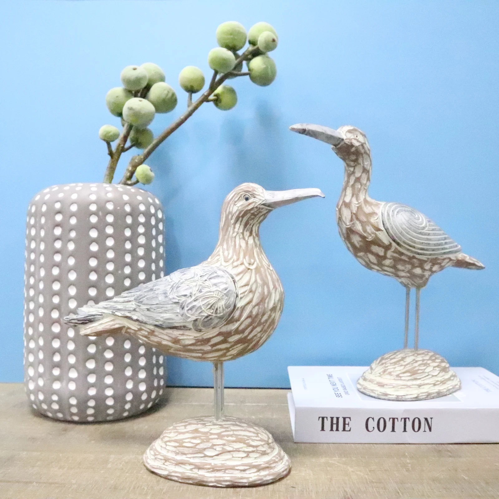 Redeco 2022 Personal Custom Design Ceramic Bird Statue Animal Craft Seagull Desktop Ornaments With Stand