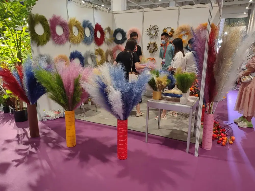 Christmas Decoration Pamps Grass Garland 200CM OEM Red Color Hanging Garland For Christmas Tree