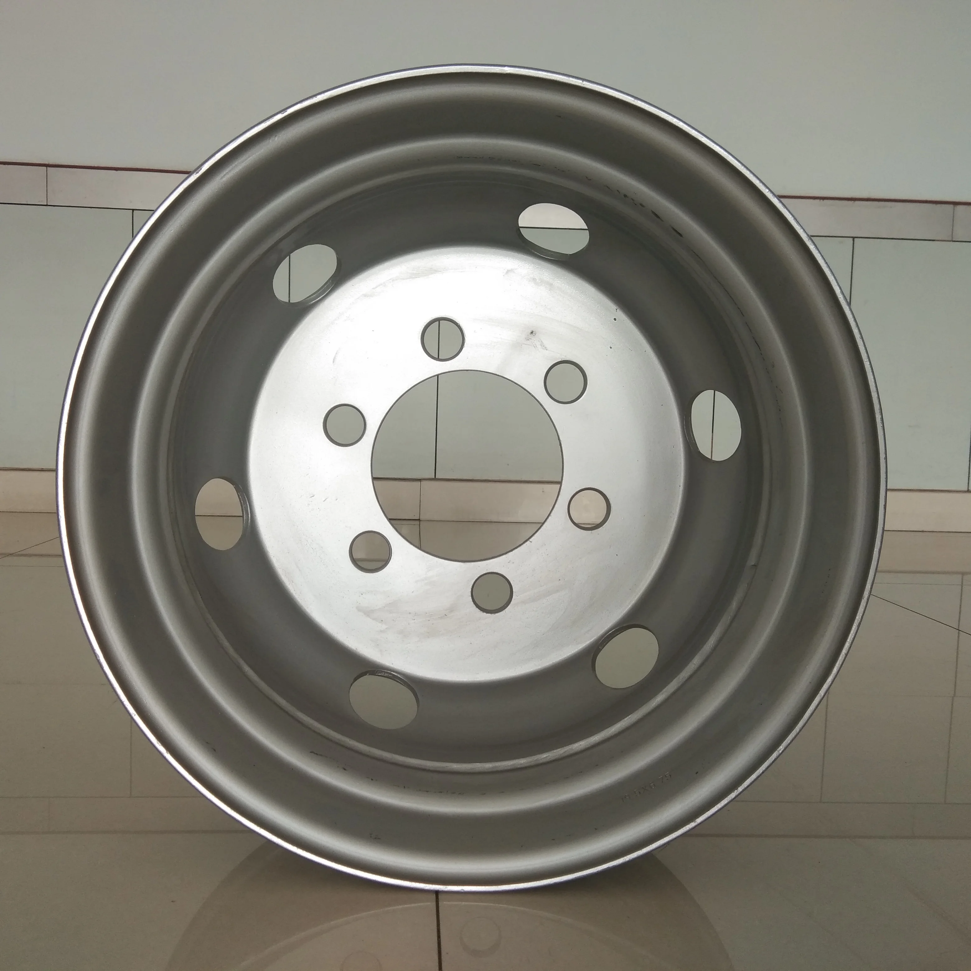 Wholesale of Chinese manufacturers solid tire white 19.5*8.25 Truck Rim Wheels