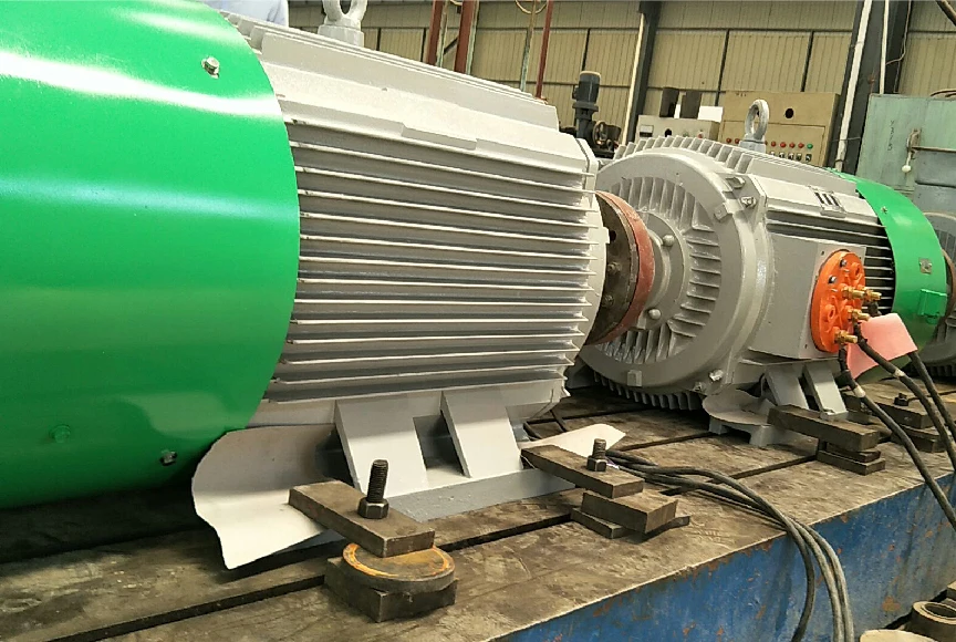 Low RPM Generator with Remote Monitoring Box Power Voltage & Current PWM & MPPT Type