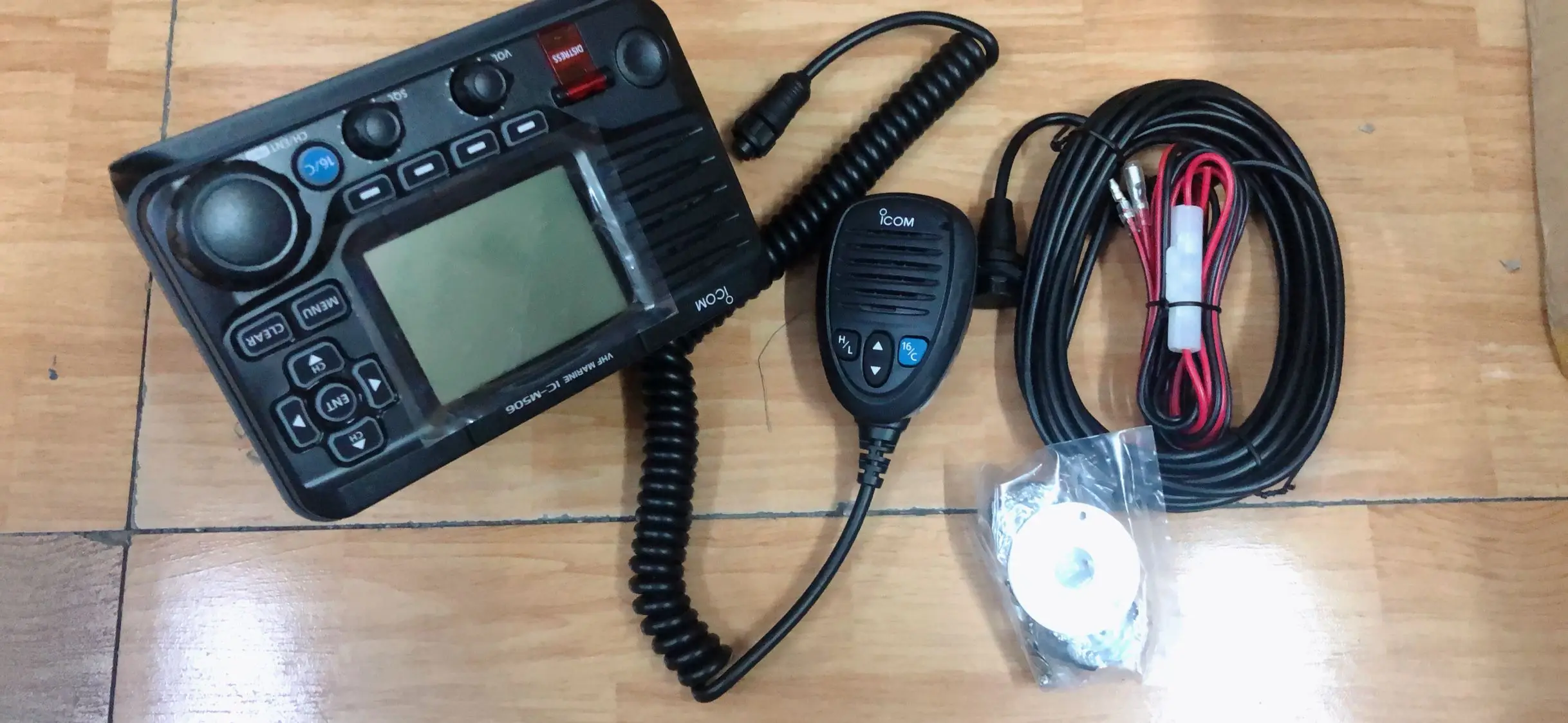 IC M506  VHF Marine Transceiver ICOMFixed Mount VHF and GPS/AIS Receiver Combo with NMEA 2000 Connectivity