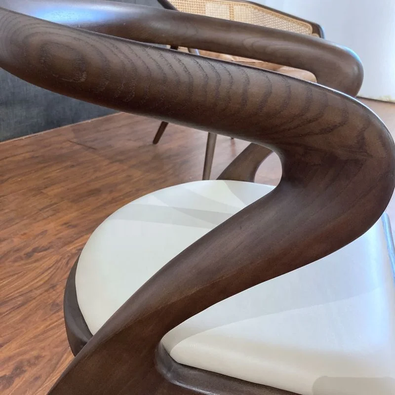 New Hot Sale Leather Upholstered Dining Chair Solid Wood Dining Chair with Bent Wood Legs