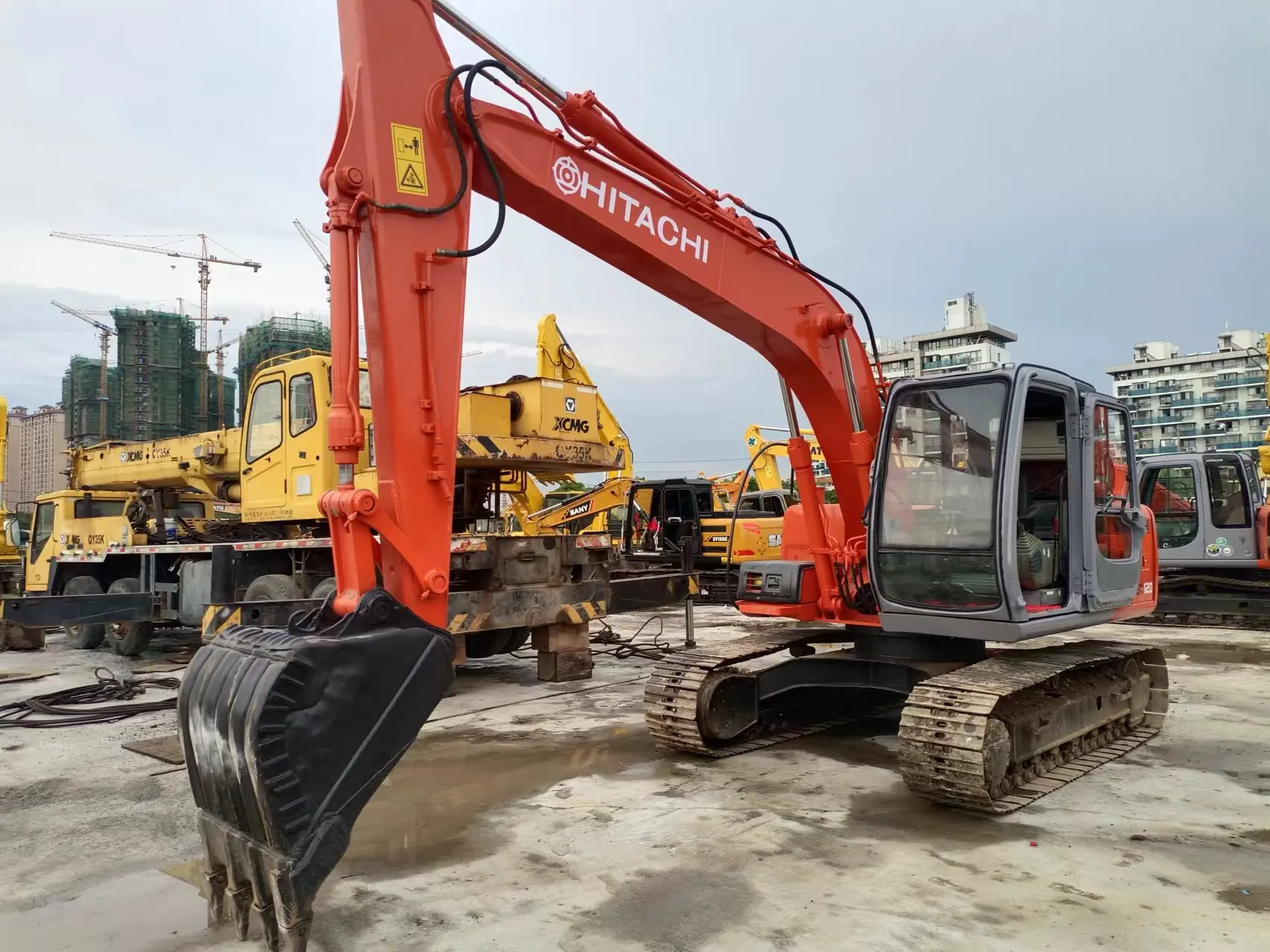 New arrival used Hitachi EX120-5 Japan made excavators for sale