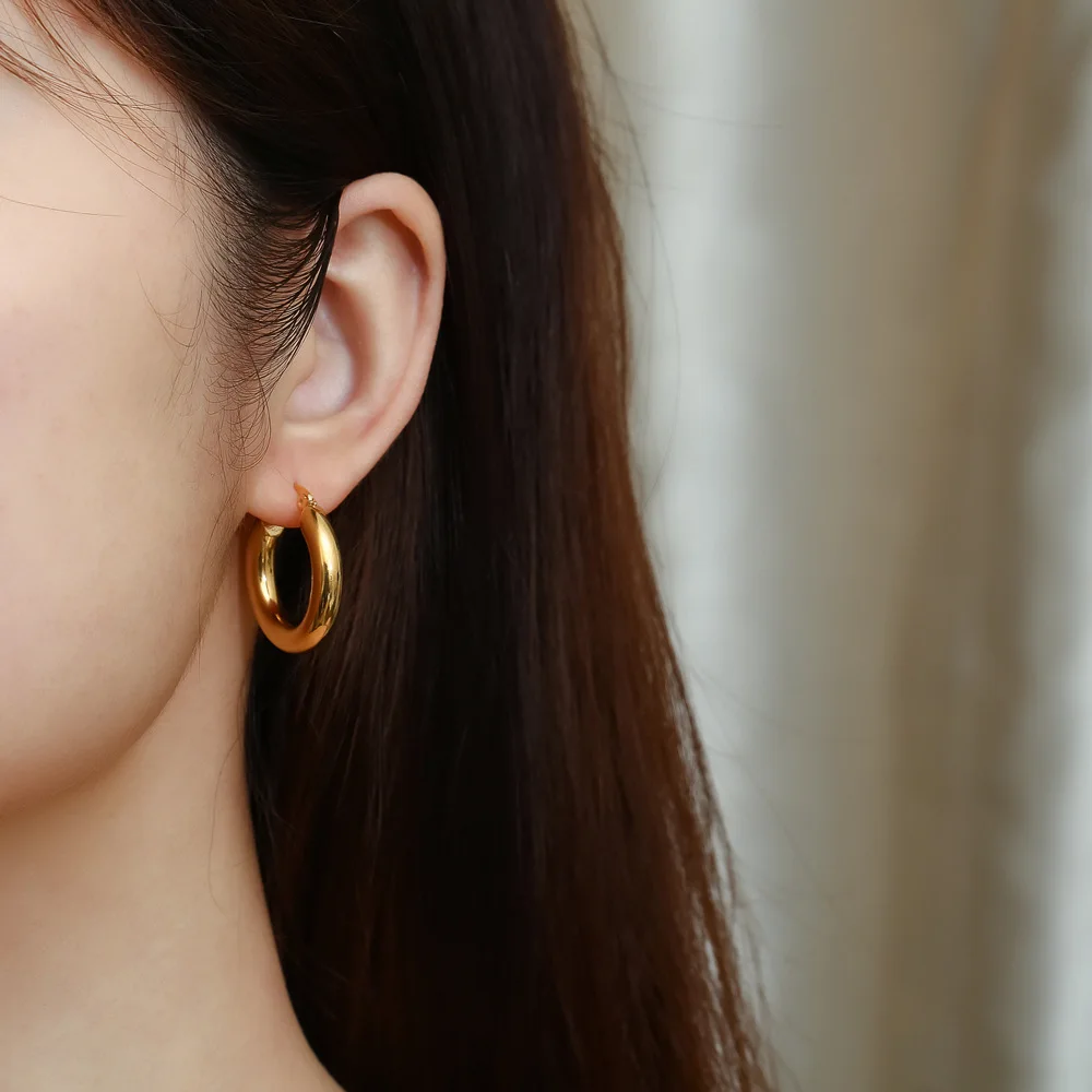 Beakwind Designer Thick Chunky Wholesale Fashion Jewlery 18k Pvd Gold Plated Stainless Steel Round Tube Hoop Earrings For Women