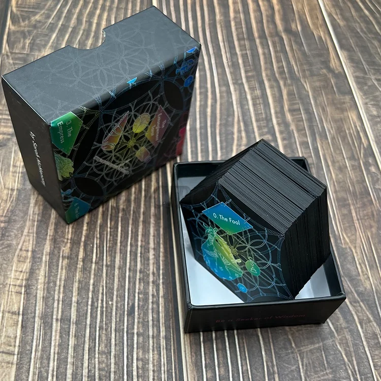 Игровая площадка с черными краями
