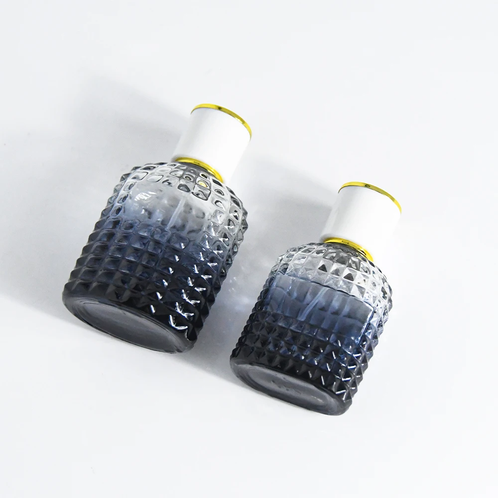 Luxury perfume bottle new vertical granulated glass 30ml 50ml sub packaging spray transparent glass empty bottle