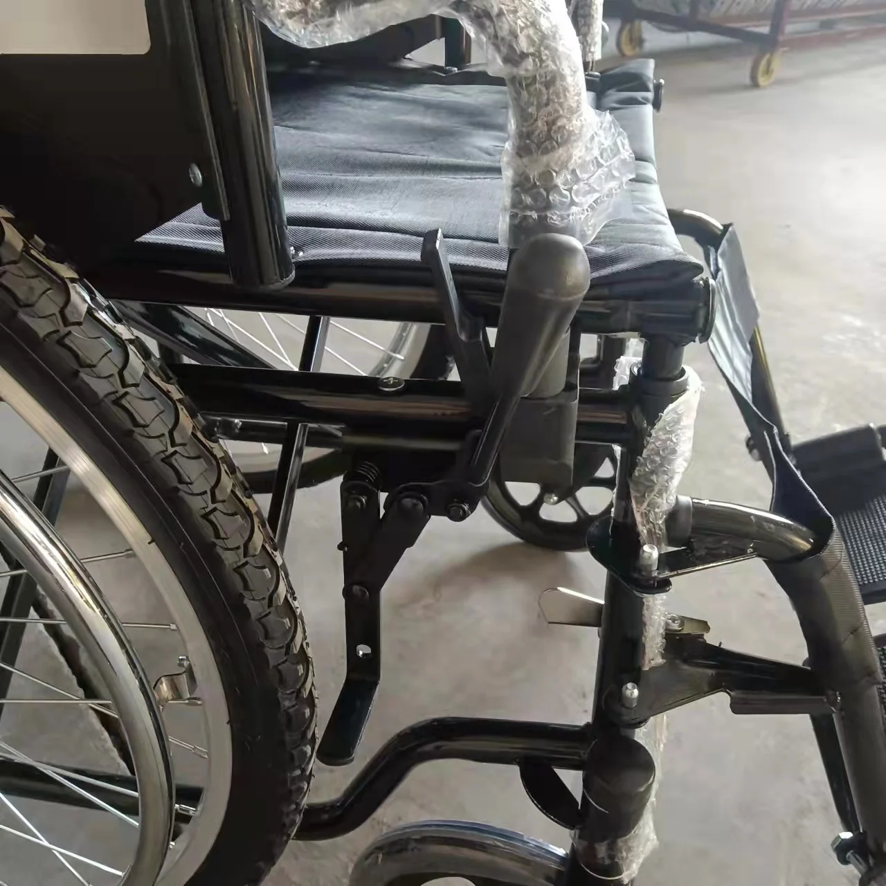 Горячая Распродажа одобренная реабилитационная ручная инвалидная коляска повышенной прочности