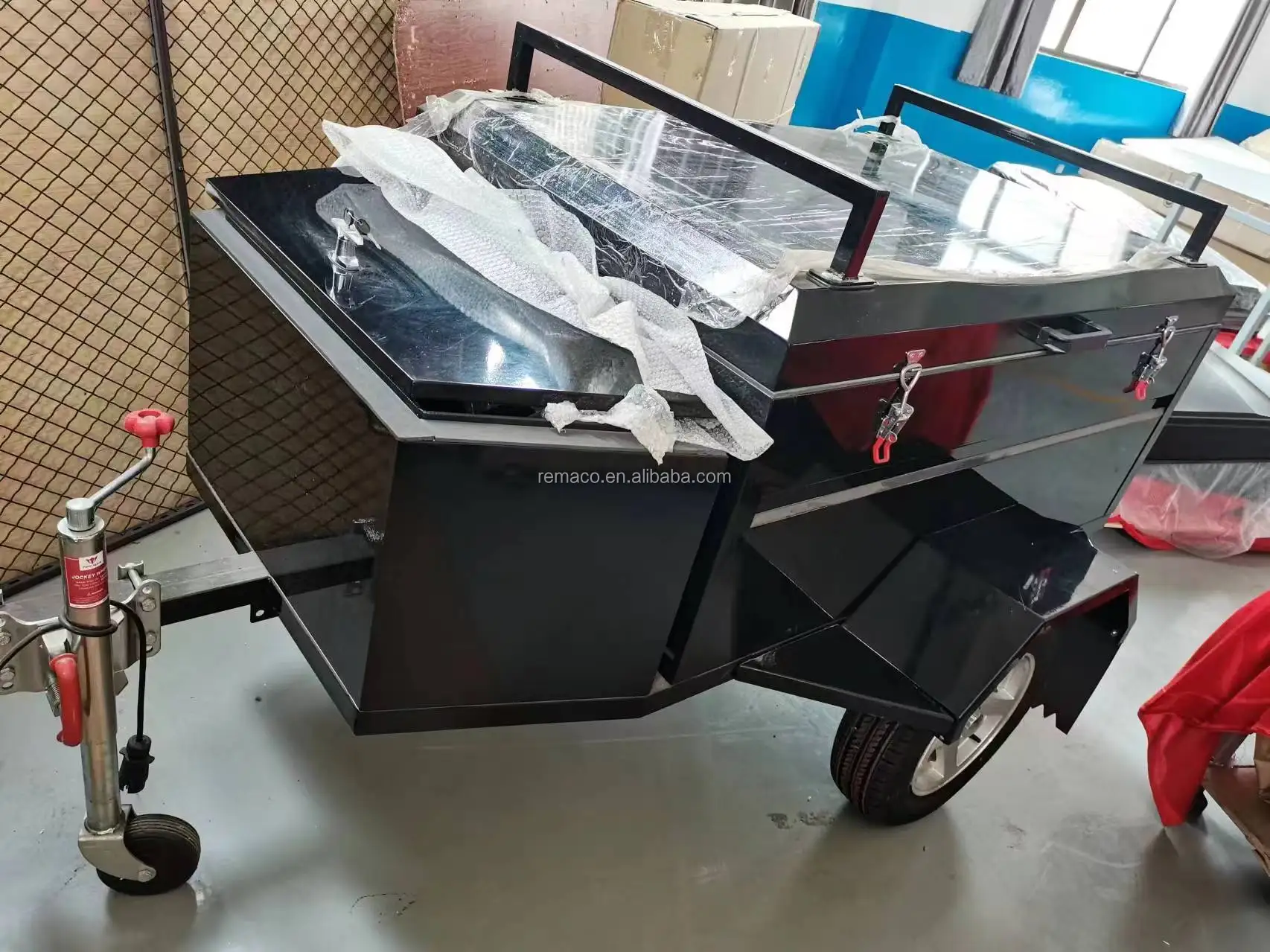 Outdoor Adventure Travel Trailer Offroad Caravan Roof Top Tent Trailer for Camping and Travel