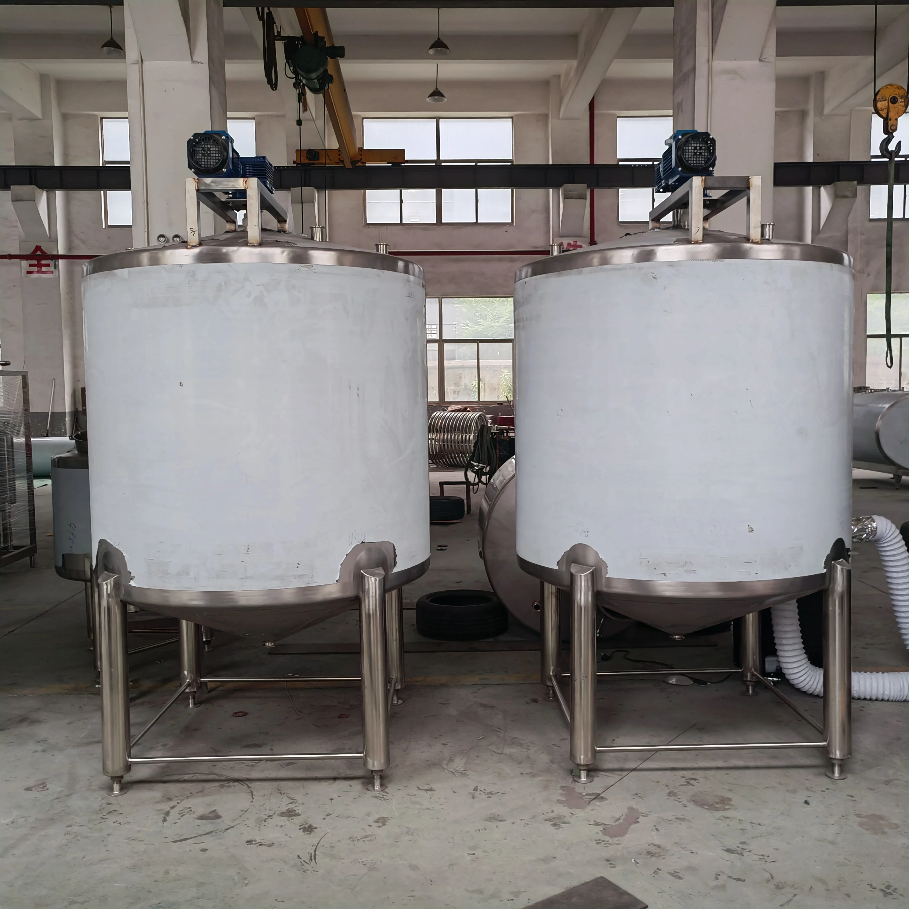 High Quality 300-5000l Stainless Steel Electric Heating Mixing Tank Holding Tank With Agitator
