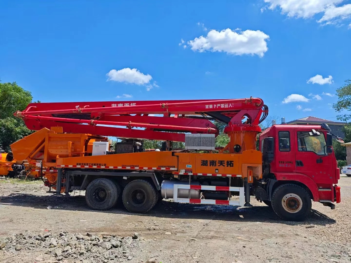 New & Used Diesel Powered Truck Mounted Concrete Pump Machine 38M with Low Price Manufacturing Plant Engine Motor Bearing