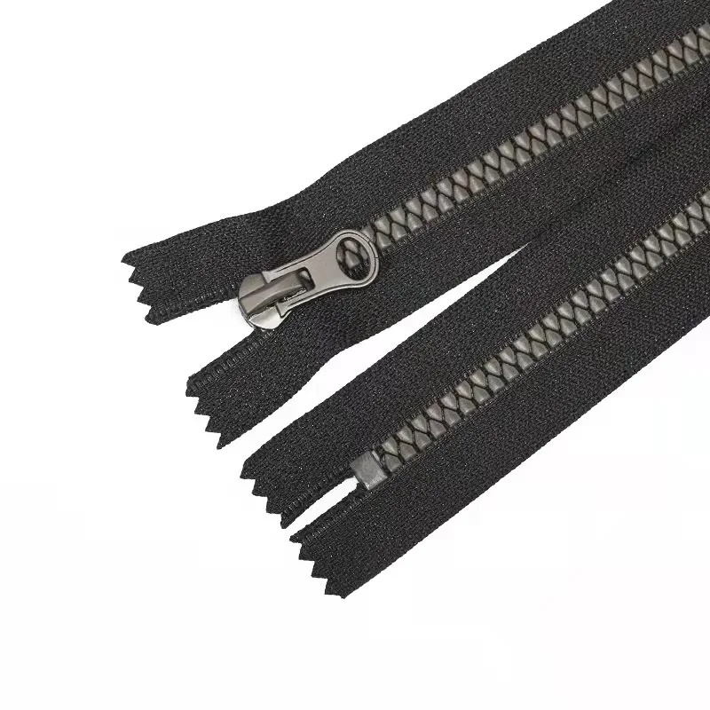 Wholesale Factory 5# 20cm Cierre Nylon Zipper Polyester Tape  Nylon Teeth Close End Nylon Coil Zipper for Clothes Bag
