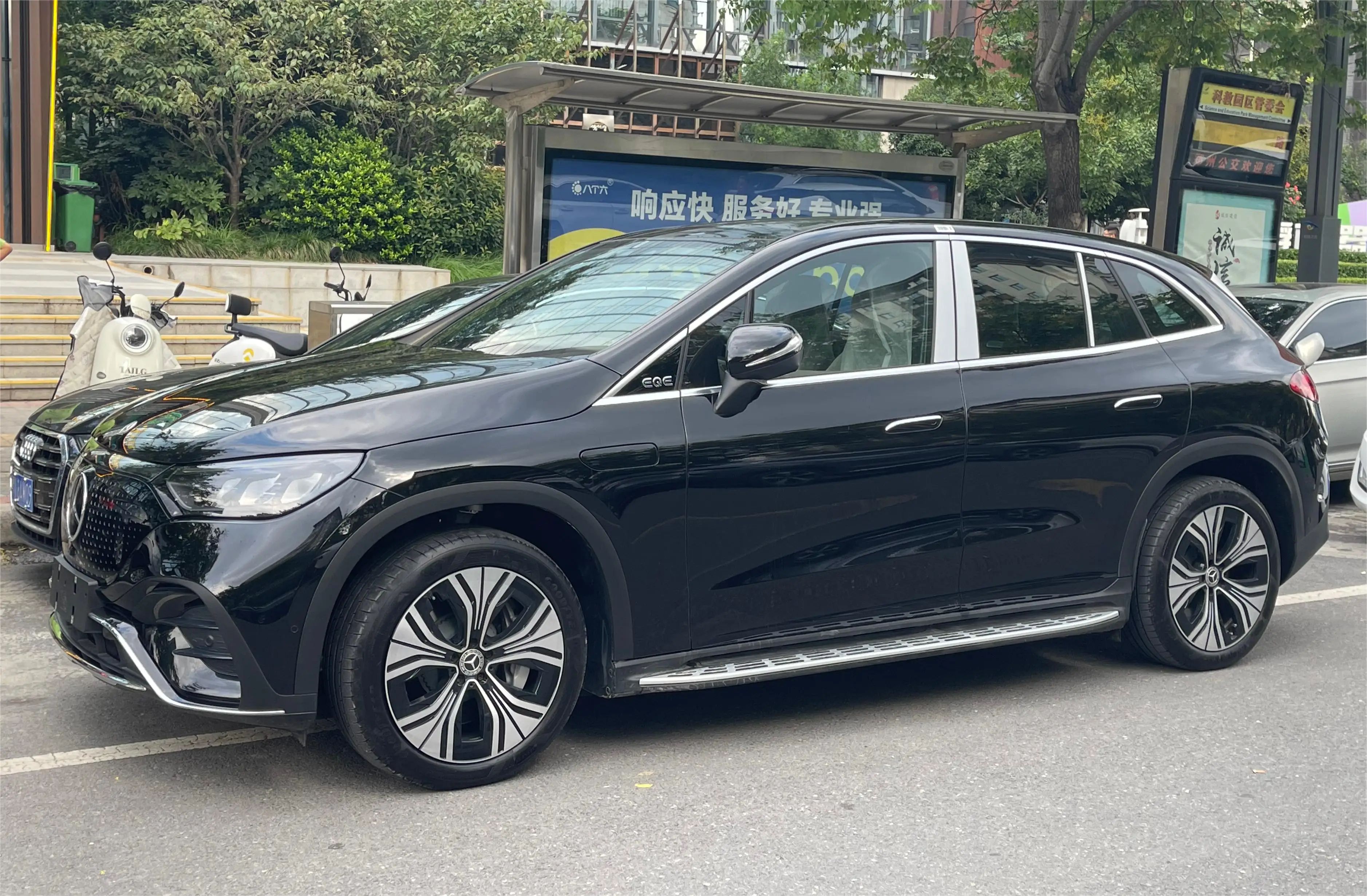 2024 Hot Sale Merce-des Ben-z EQE SUV 500 4 MATIC Luxury Pure Electric Car with BURMASTER SPEAKER