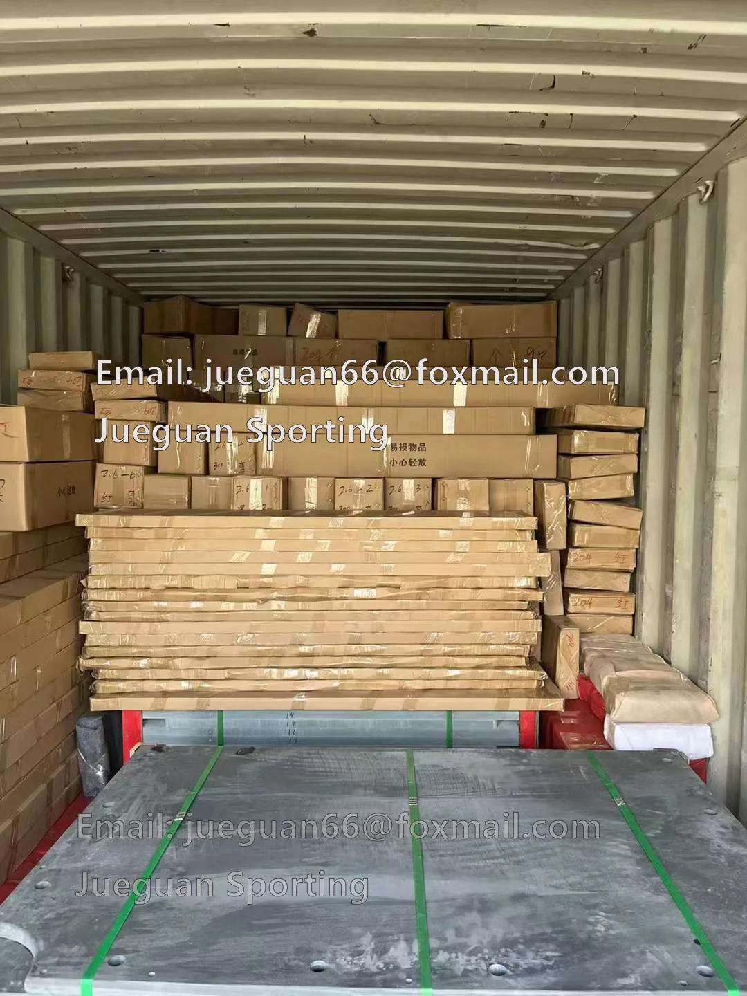 Billiard Clubs Prefer Standard Pool Table 9 Feet for Wholesale