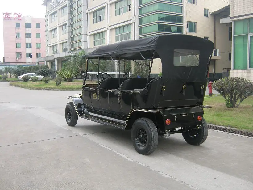 Исторический старинный автомобиль Ford Модель T для осмотра достопримечательностей