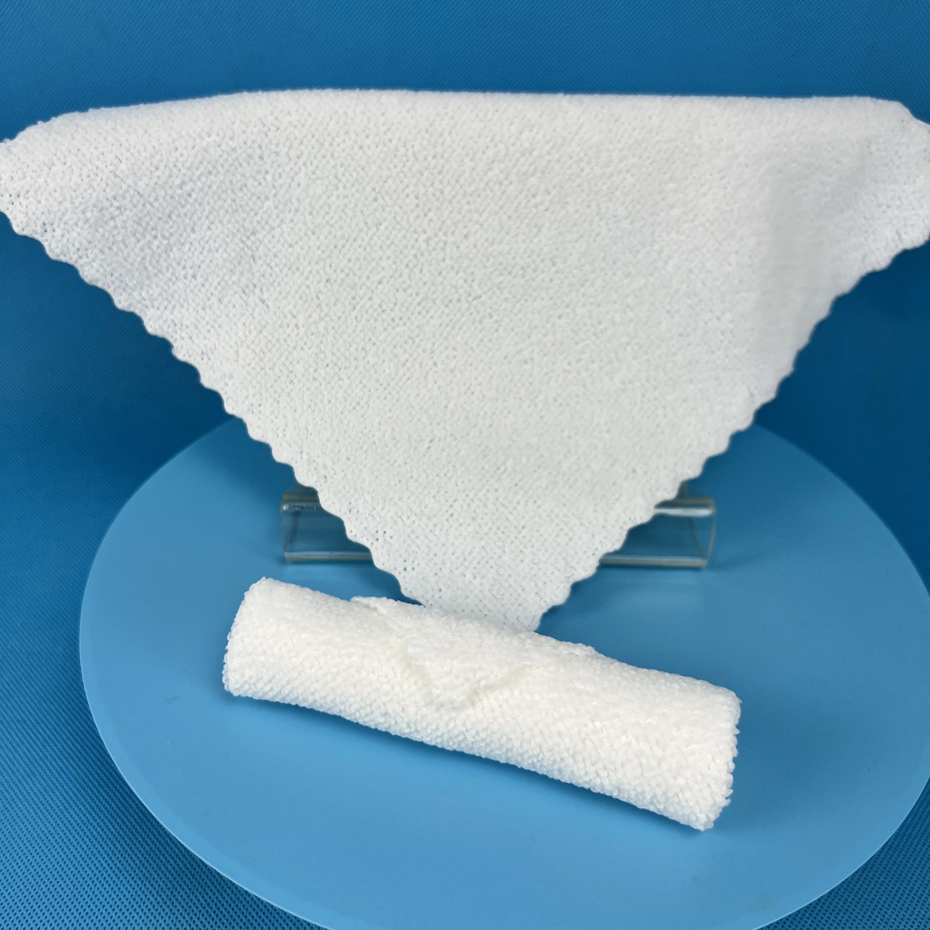Pre-rolled white dry disposable microfiber oshibori towel for wet wipes factory