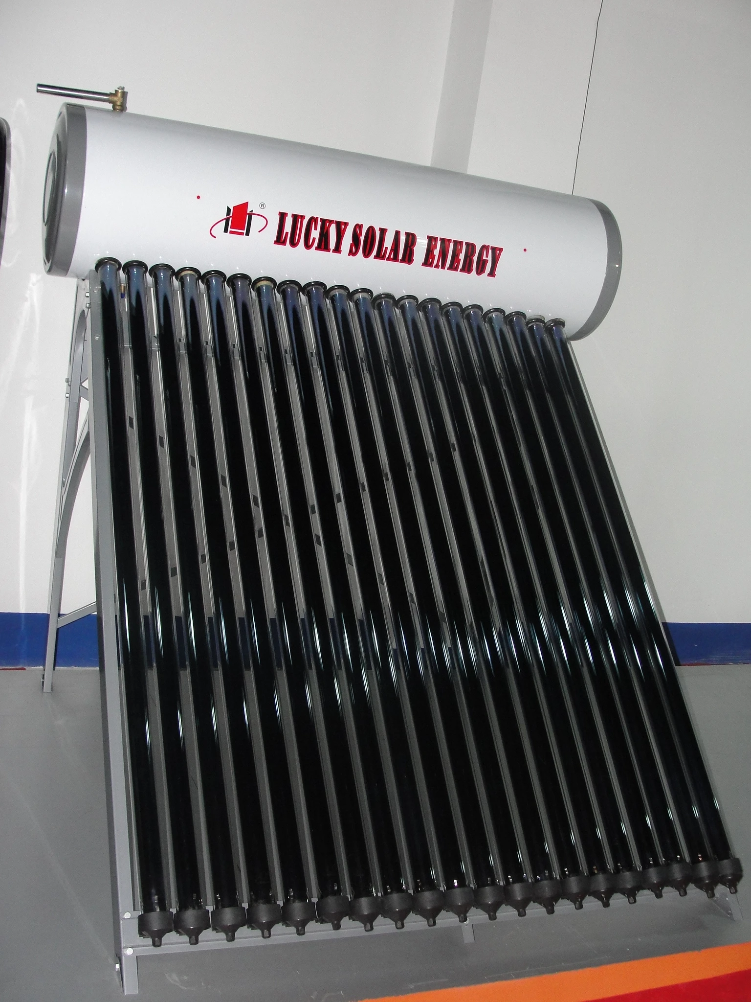 Солнечный водонагреватель высокого давления 300 л