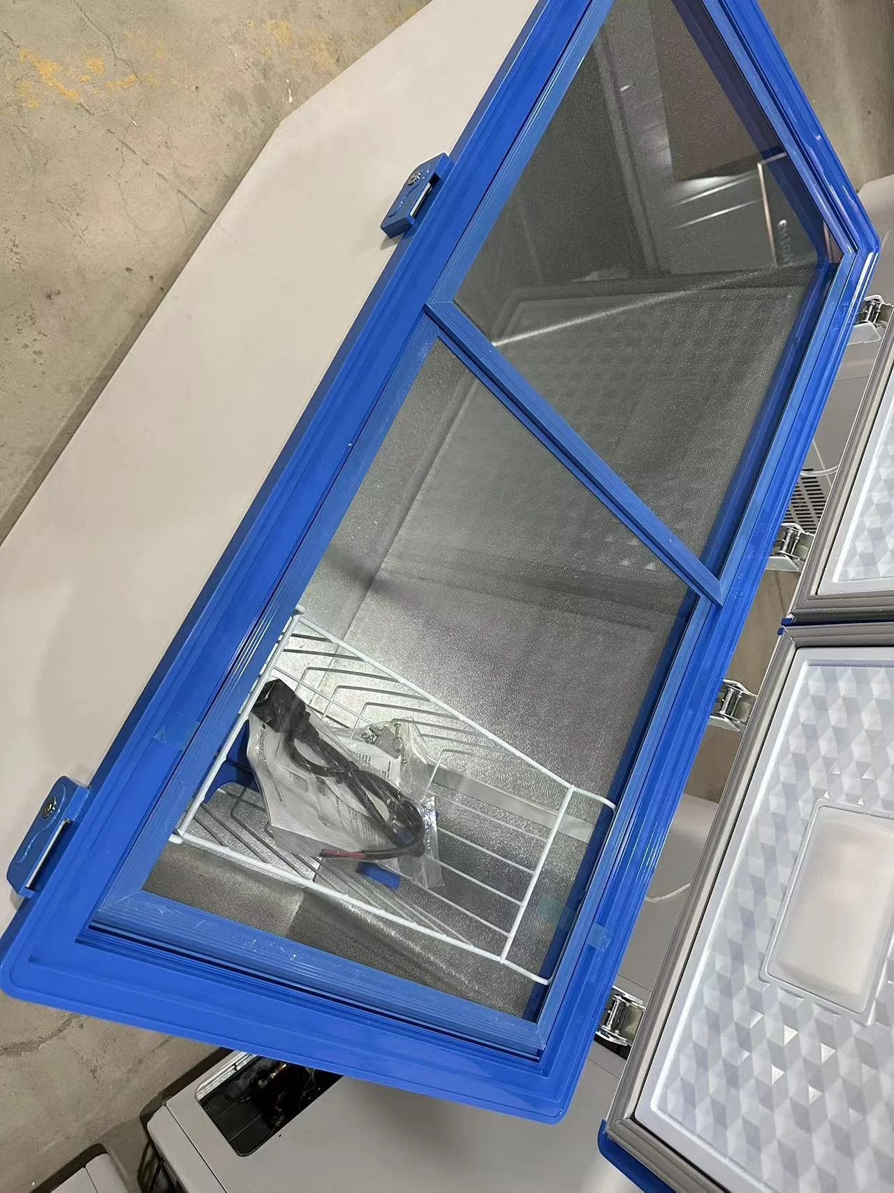 268L12V DC CKD freezer  compact hot sales portable propane solar deep chest freezers