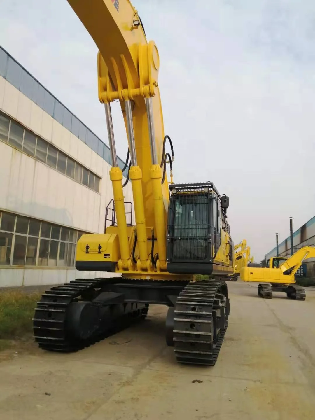 Chinese lishide new big excavator SANGO building materials shop China digging loading crawler excavator 80ton excavator