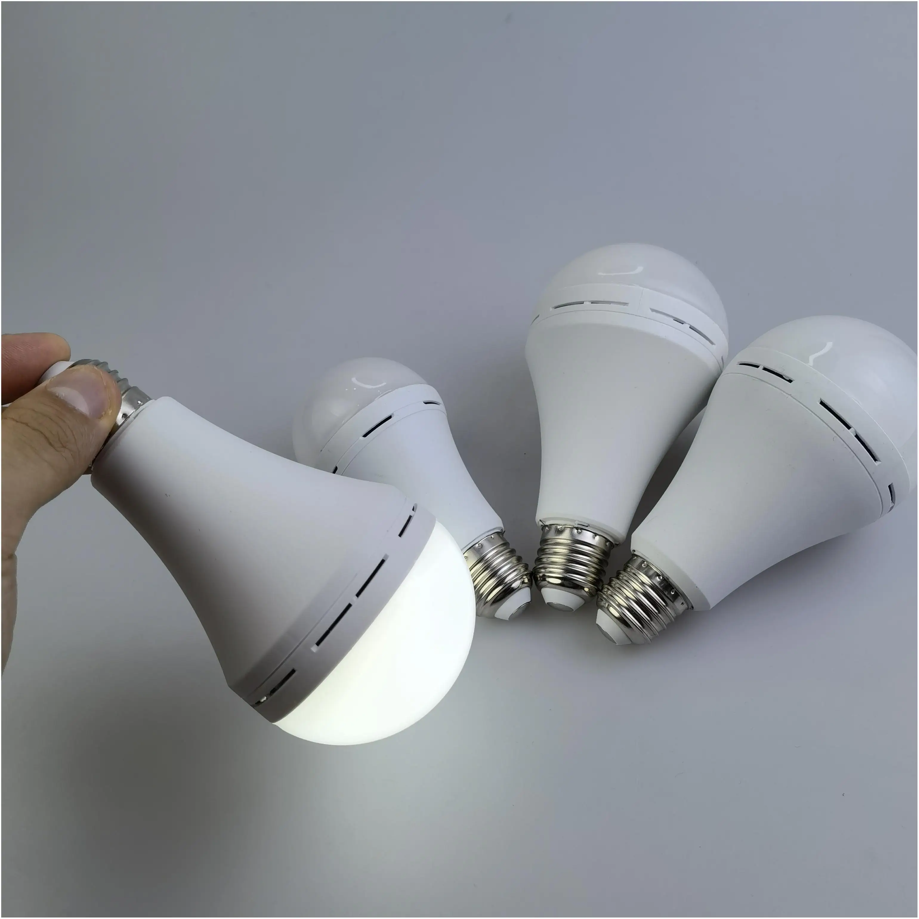 Led Bulbs White Energy Saver Electric Best Quality Vintage Glass Raw Material With Battery Mini New Design Dimmable 80W Led Bulb