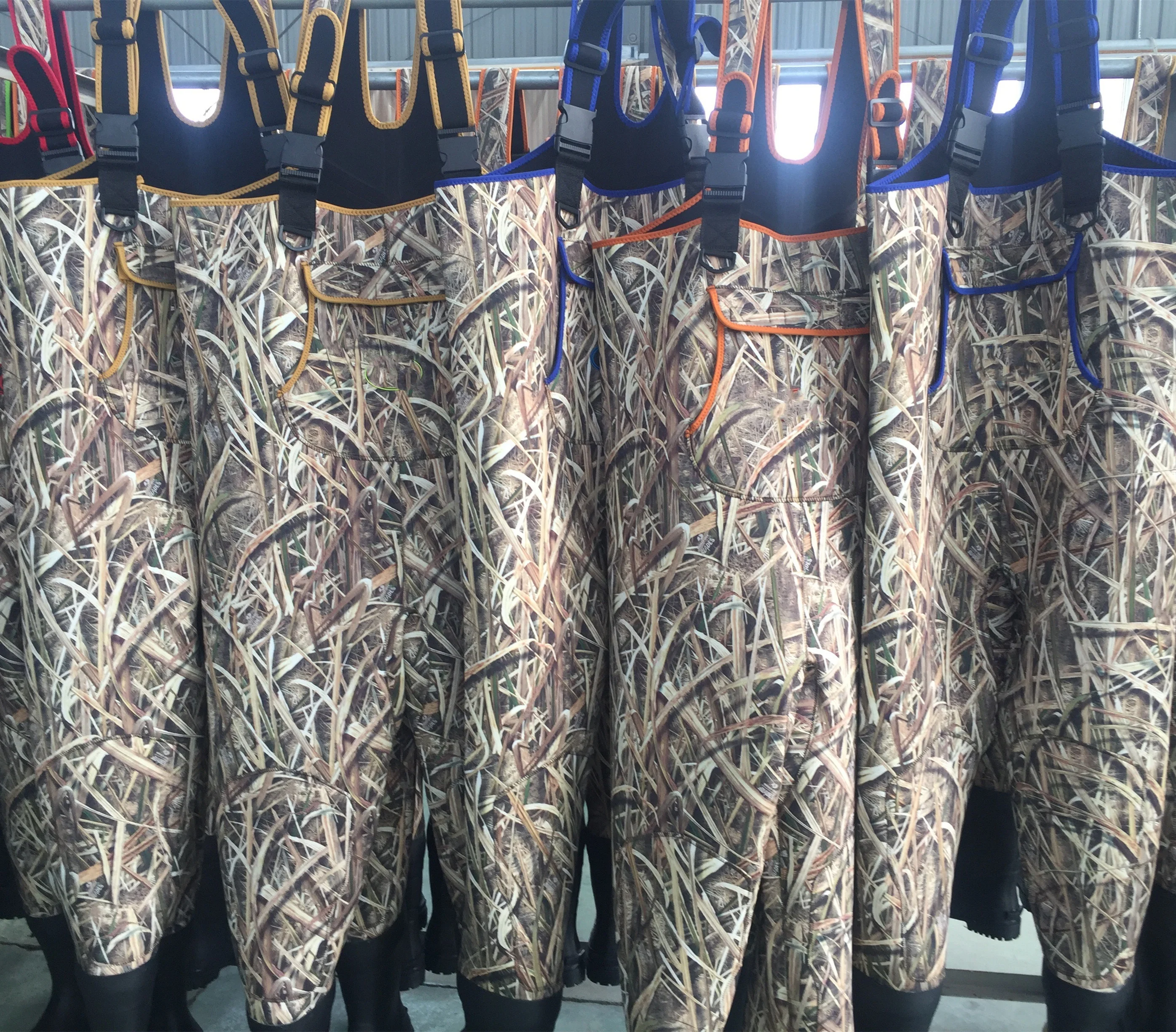 4mm neoprene chest fishing hunting Insulated chest wader,high quality camo custom made boot foot neoprene wader with boot