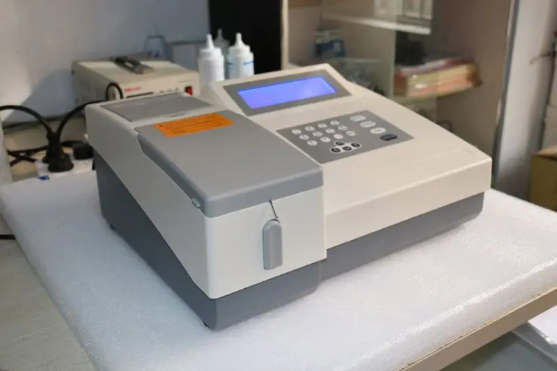 Cheap Price Bio Chemistry Analyzer Rayto RT9200 Semi Auto Semi Automated Chemistry Analyzer Clinical Analytical Instruments