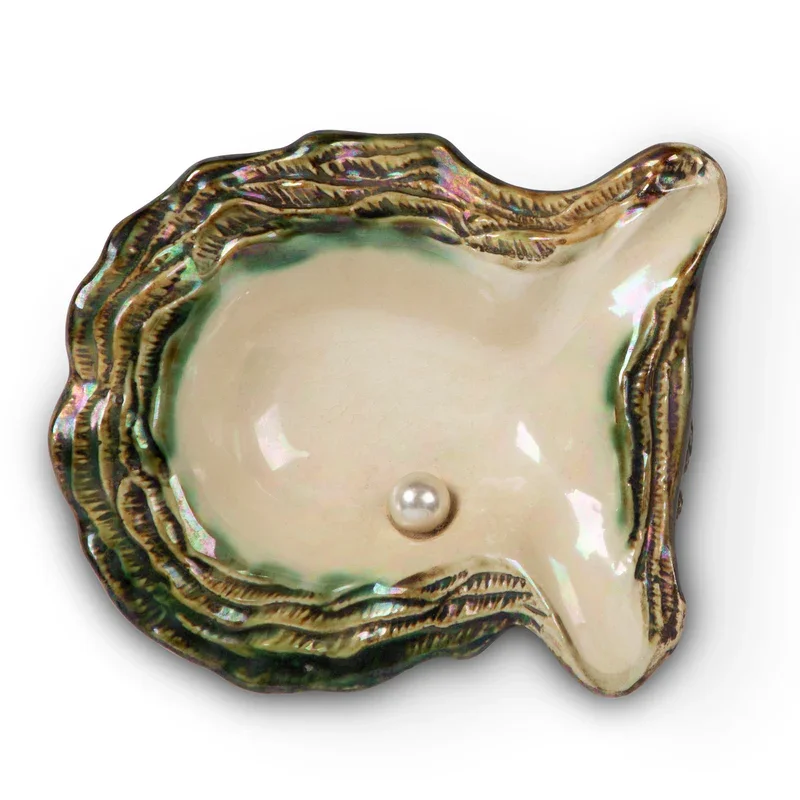 Fine Highly Detailed Oyster Shell Porcelain Cigar Ashtray