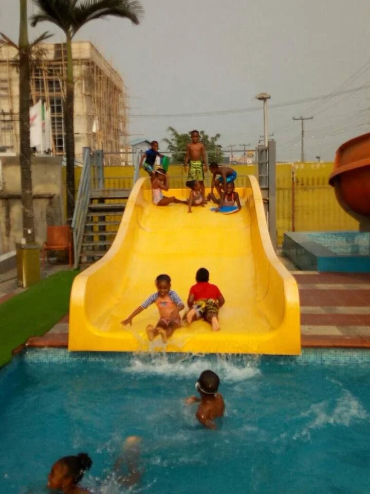 Outdoor Playground Equipment Small Swimming Pool Kids Aqua Amusement Games Water Parks Fiberglass Slide