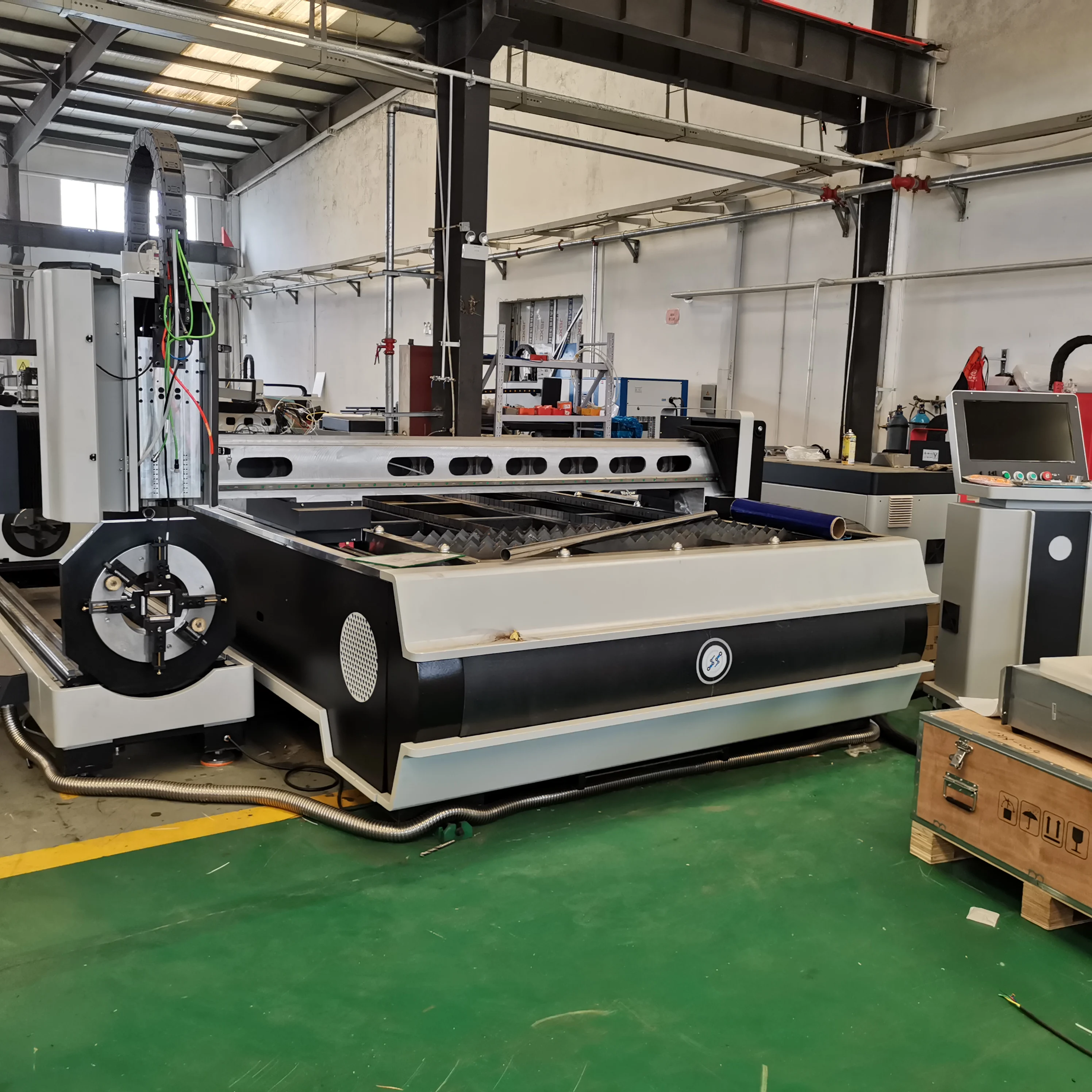 6m 220mm chuck 1500w 2kw 3kw metal pipe laser cutting machine with good after sale service