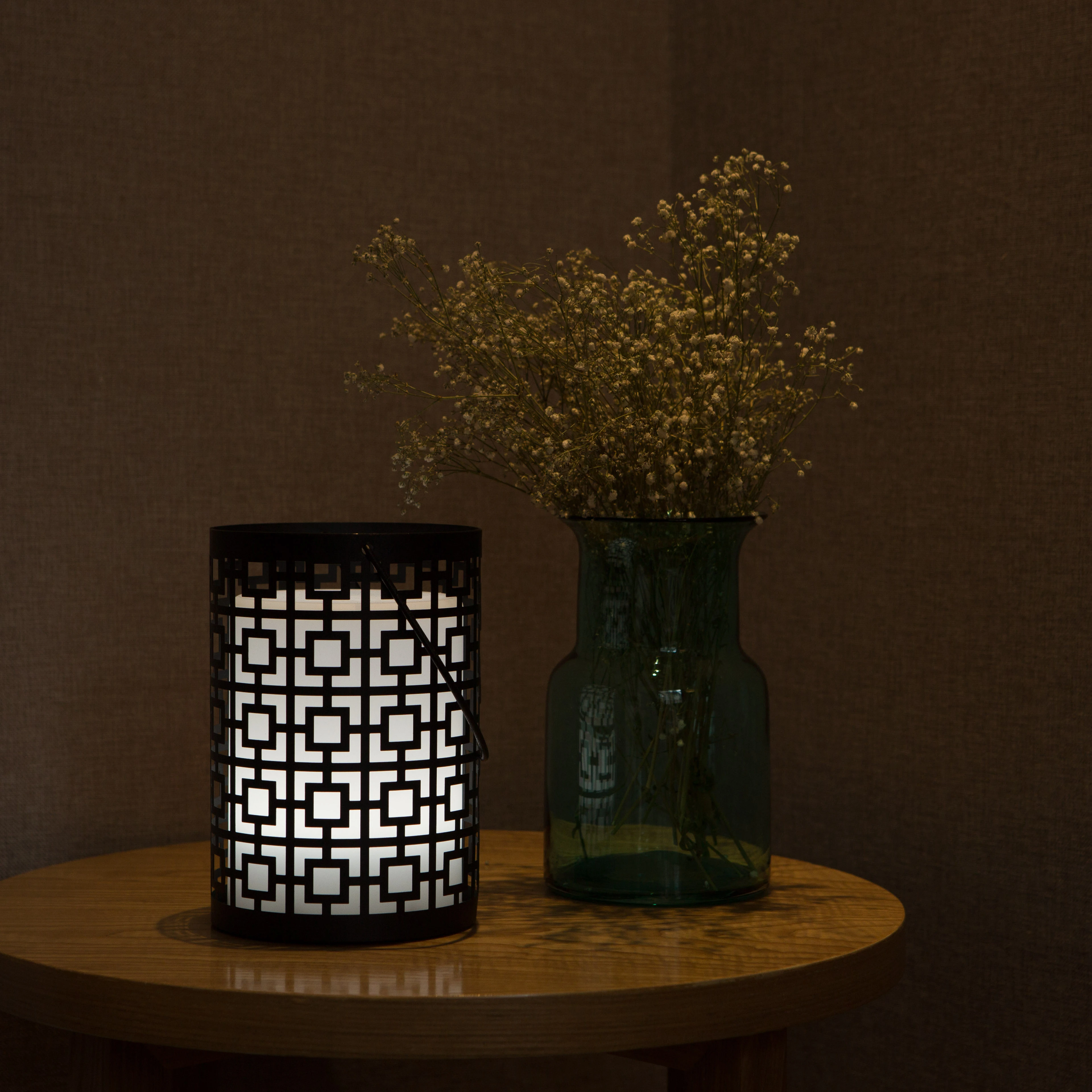 The Chinese Hollowed-out Style Cylinder Led Rechargeable Table Light For Home