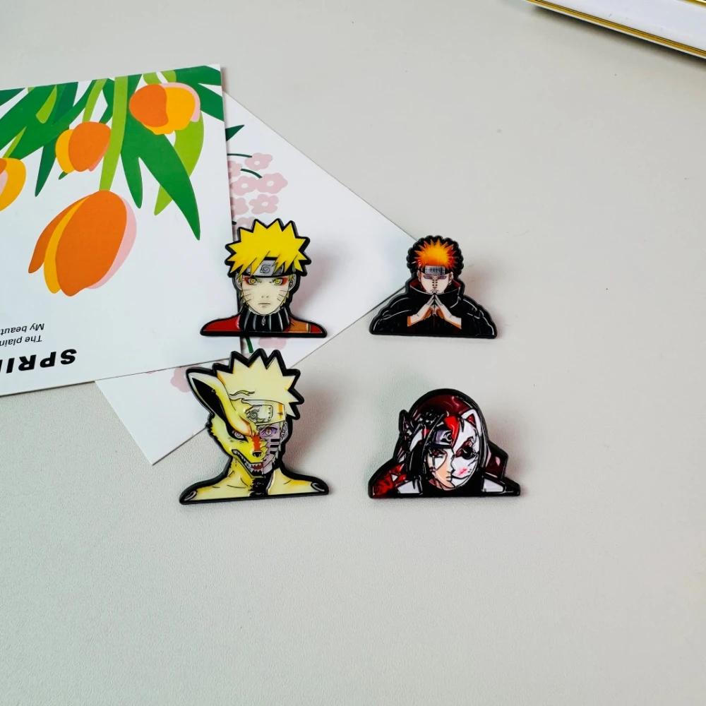100 дизайн высококачественные Броши из сплава в стиле аниме Uzumaki Akatsuki Ninja Uchiha Itachi Cloisonne булавки с картой упаковке ОПП