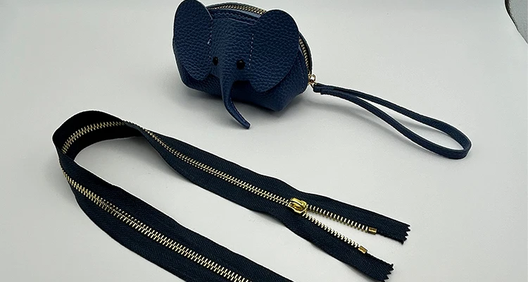 Custom Logo Bag Accessories Metal Zipper For Business Bag