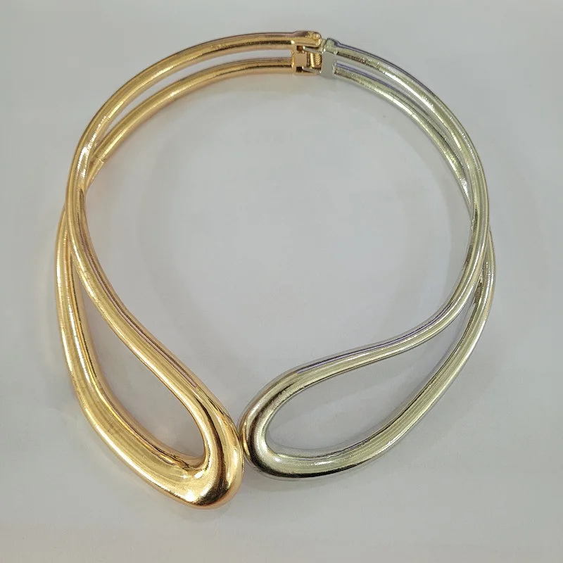 Smooth ring metal wind choker necklace vintage hollow out irregular spring collar for women