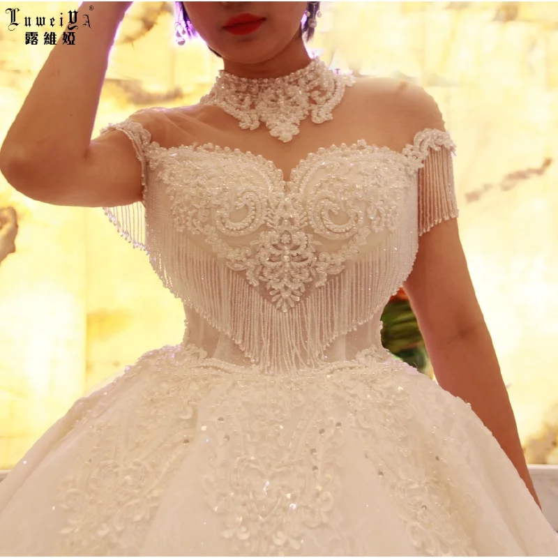 Long Train Wedding Gown Luxury Beading Lace Tassel Short Sleeves Bridal Ball Wedding Gowns Handmade Mother Of The Bride Gowns