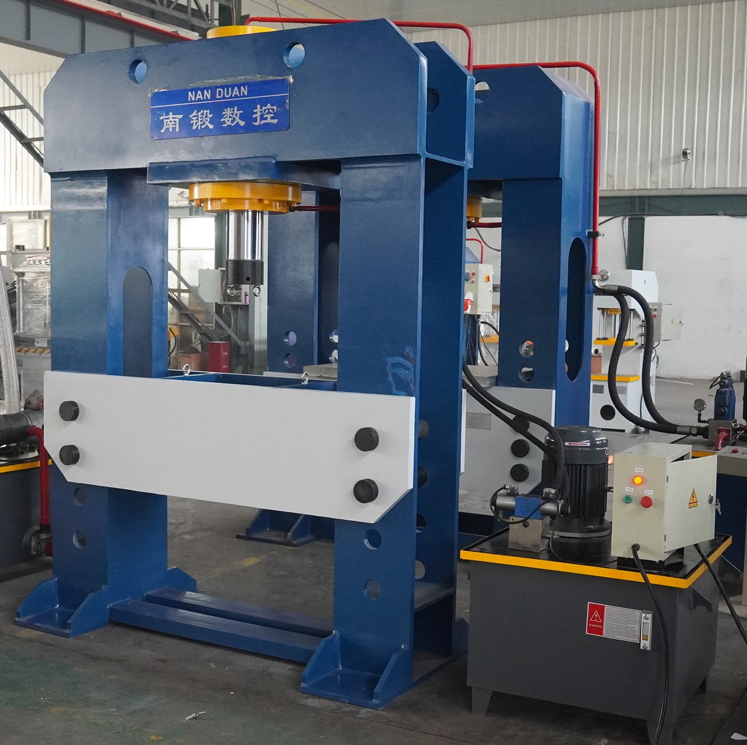 Nadun 200T Gantry Hydraulic Press with Movable Worktable