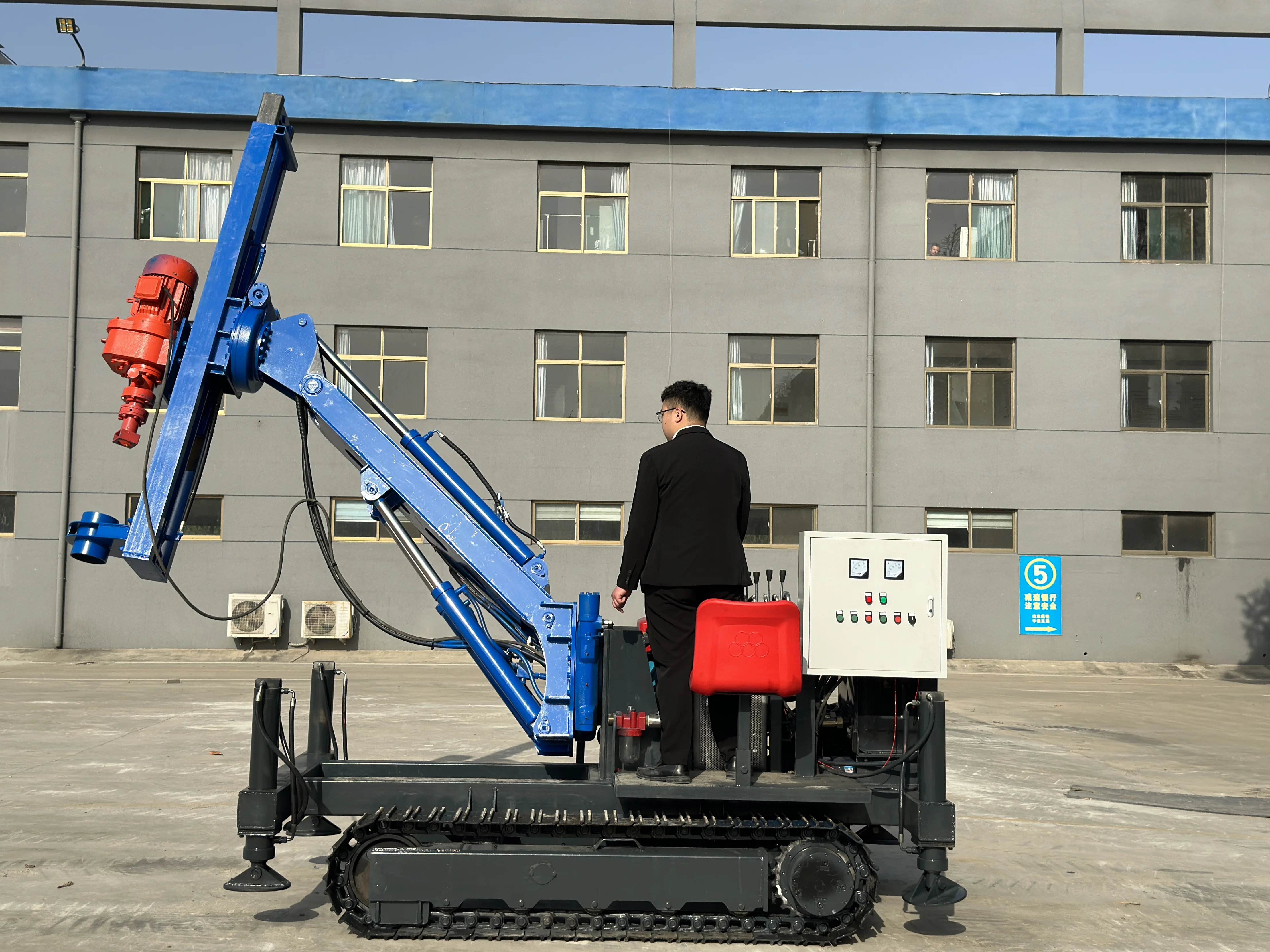 HR-180Q 360 degree rotating multi angle mining tunnel drilling machine multifunctional tunnel drill rig