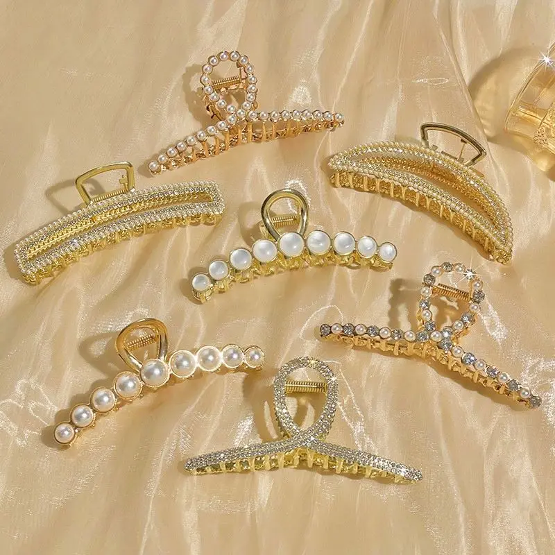 Wholesale Luxury Hair Claw Golden Metal with Rhinestone Pearl Decoration Hair Claw Clip for Women Hair Hold Accessories