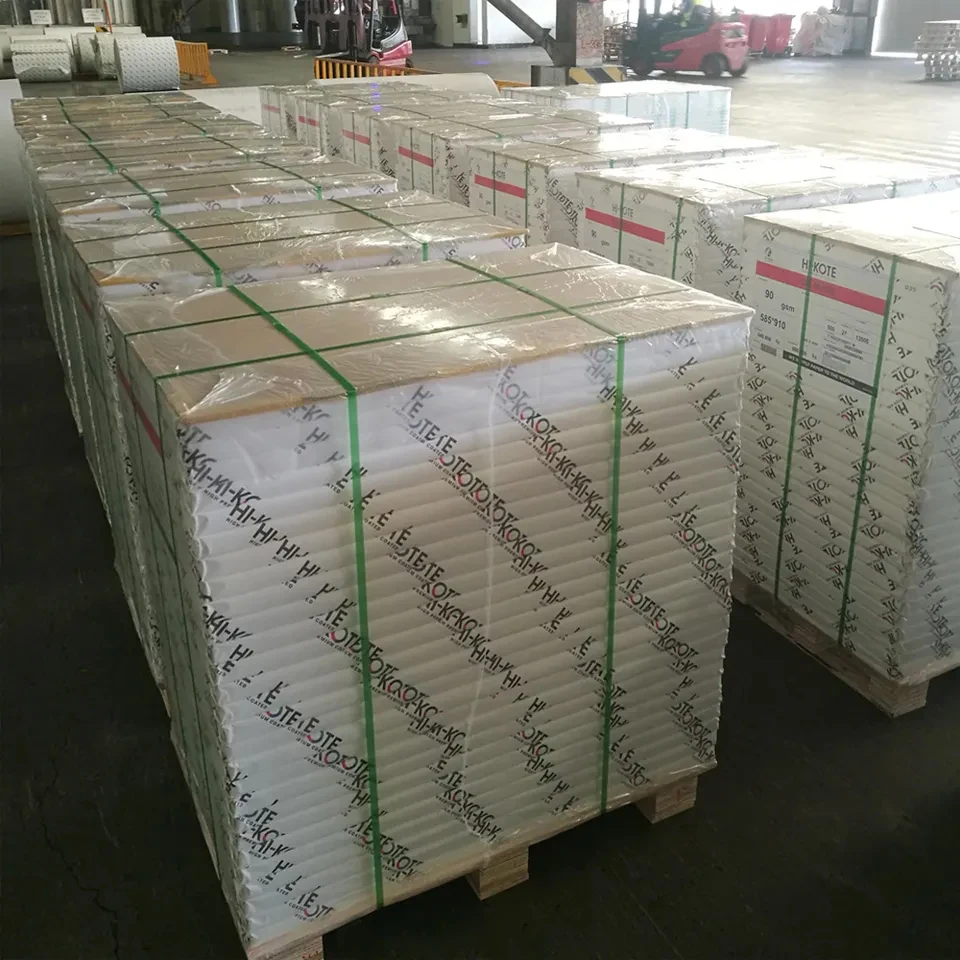 80gsm - 350gsm glossy and matt c2s coated gloss paper / art paper / coated paper papel couche