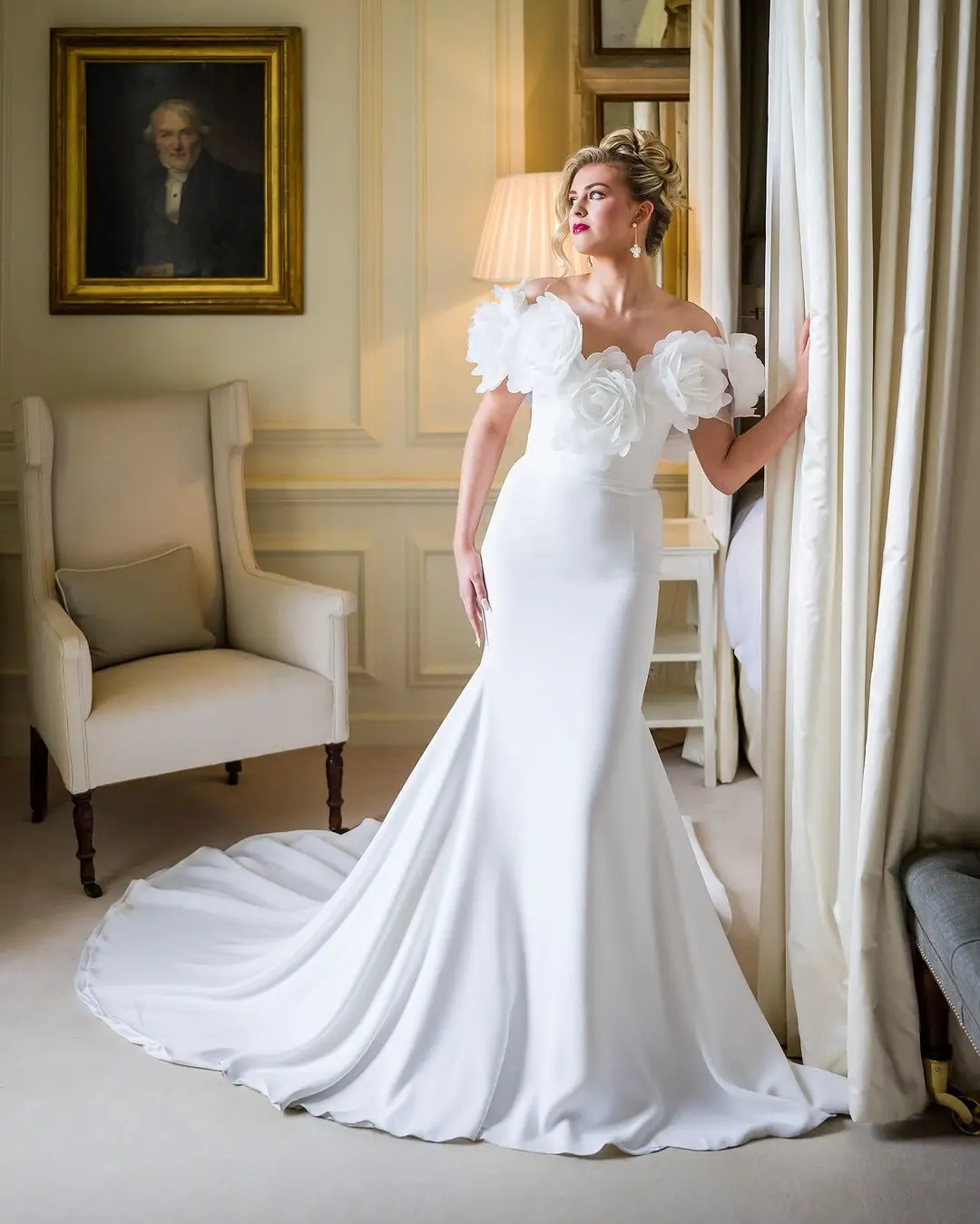 Mily Bridal MW068 Элегантное свадебное платье с открытыми плечами и 3D цветами атласное короткими рукавами платья для выпускного вечера русалкой торжественного свадебного торжества