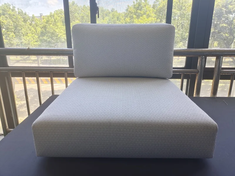 Lightweight Quilted Waterproof Camping White Seat Cushion Custom Olefin Zipper with Foam & Floor for Outdoor Activities