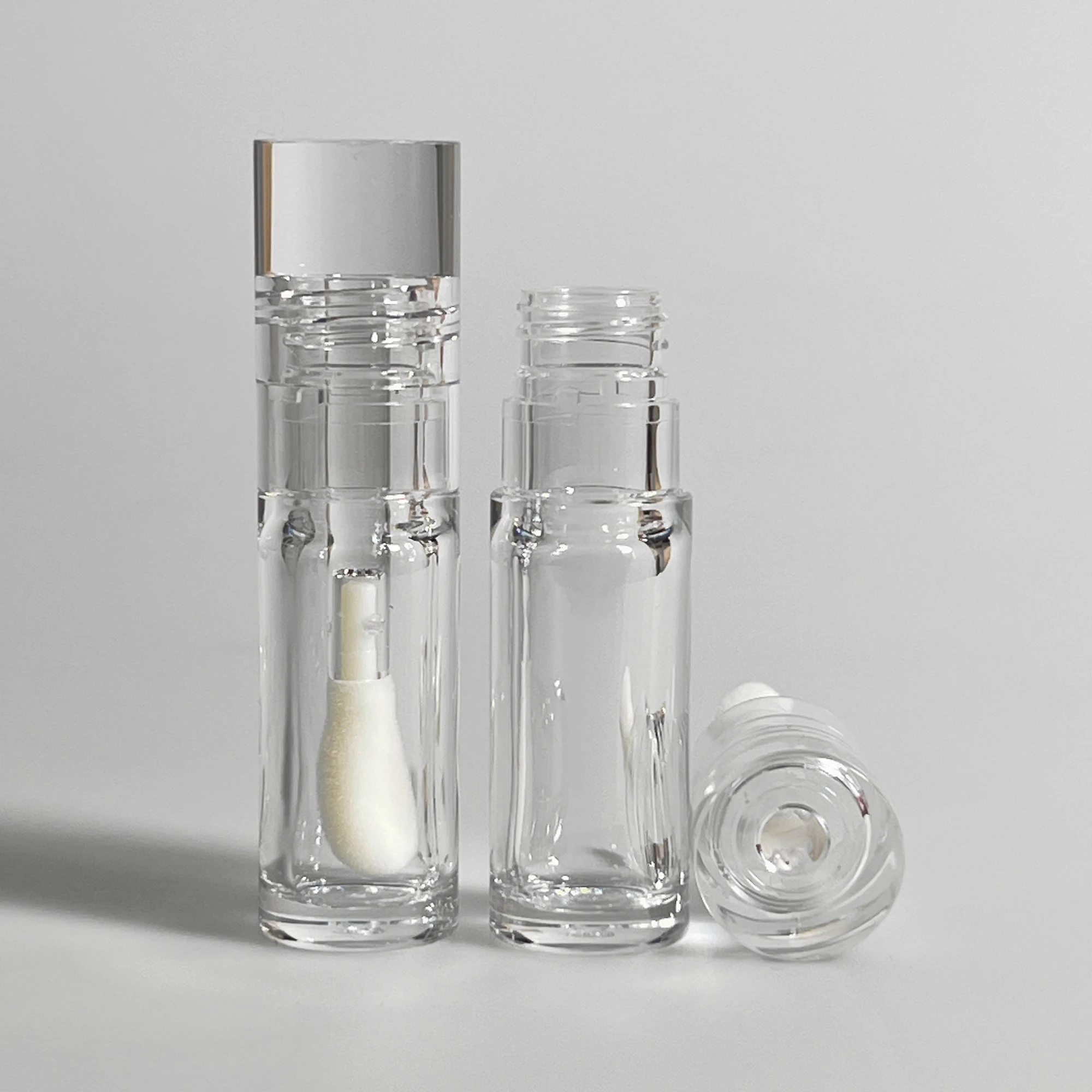 Low MOQ 5.5ml Wholesale Round Lip Gloss Tube Empty Clear Lipstick Container Transparent Liquid Blush Container With Big Brush